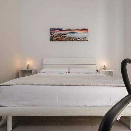 Hotel Caroline'S House Napoli Esterno foto