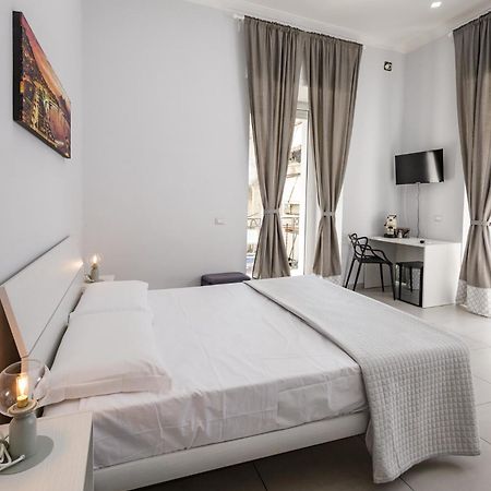 Hotel Caroline'S House Napoli Esterno foto