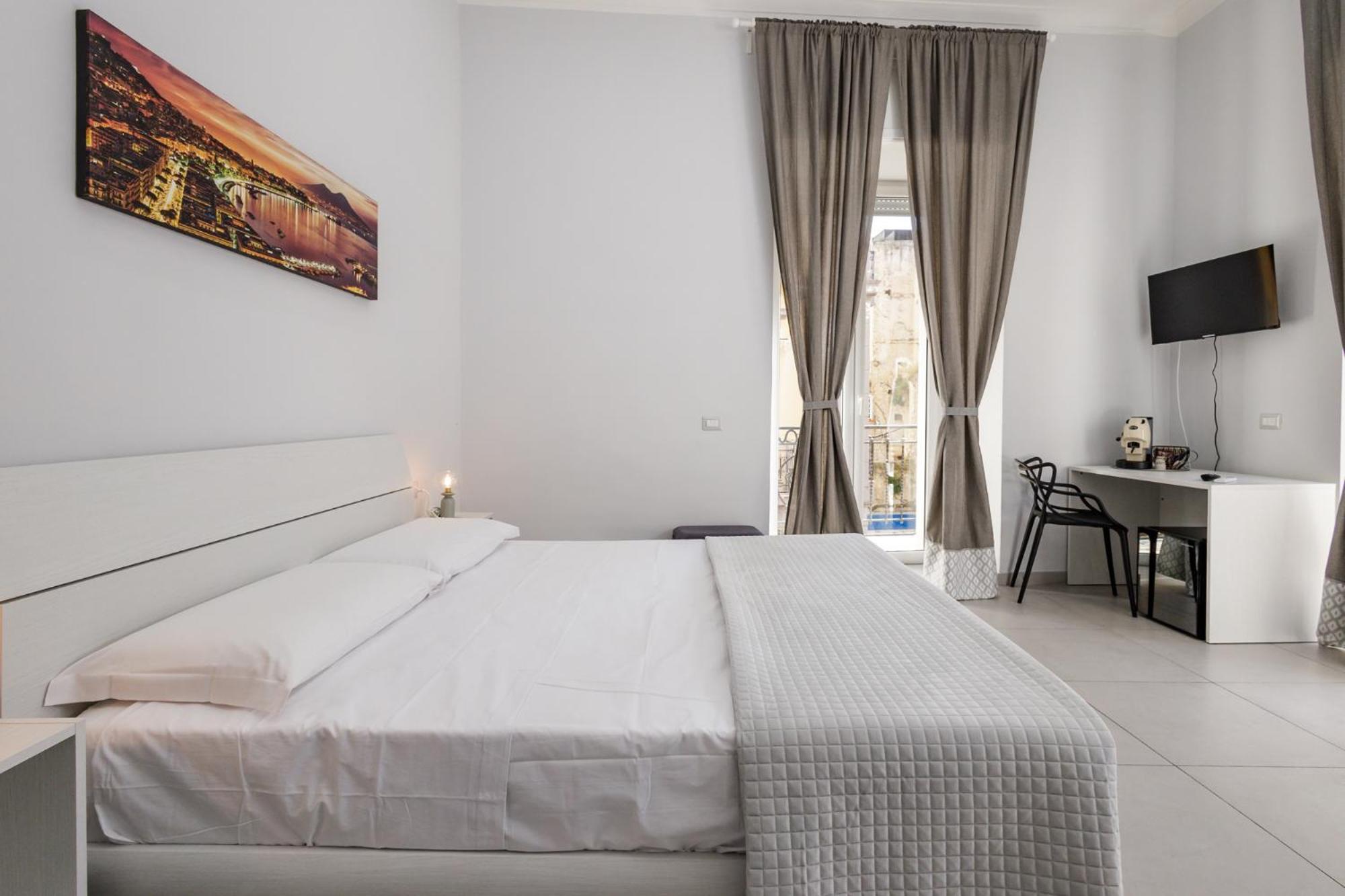 Hotel Caroline'S House Napoli Esterno foto