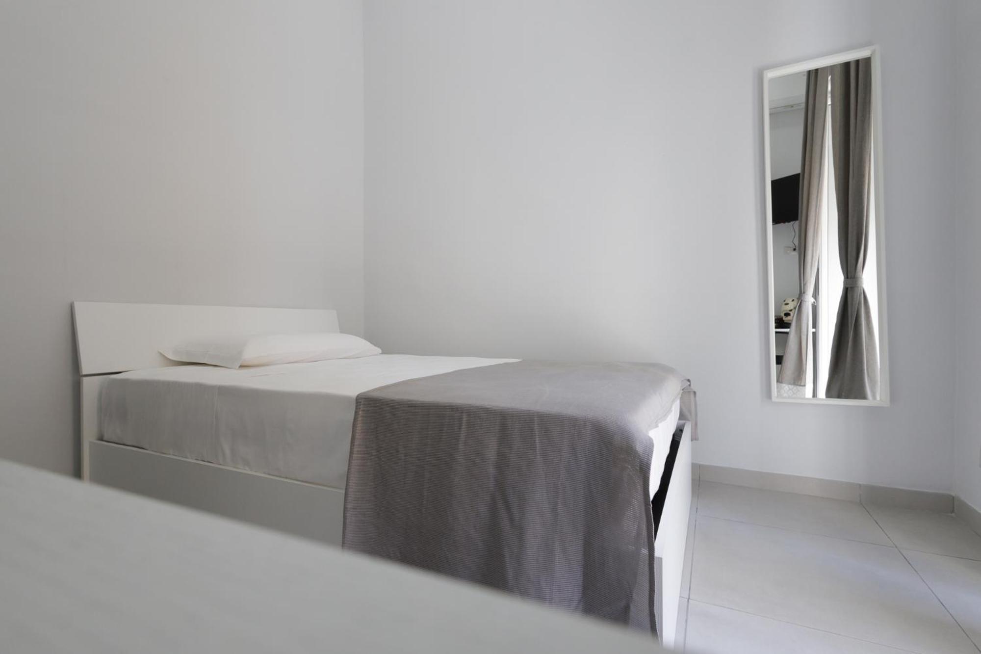 Hotel Caroline'S House Napoli Esterno foto